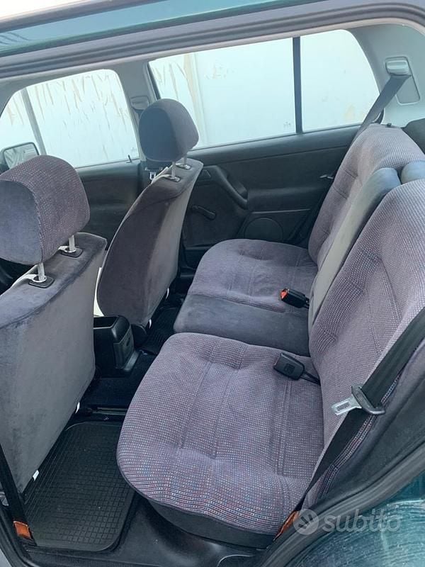 Usata VW Vento 75 CV (55 kW) 1997 Verde Berlina