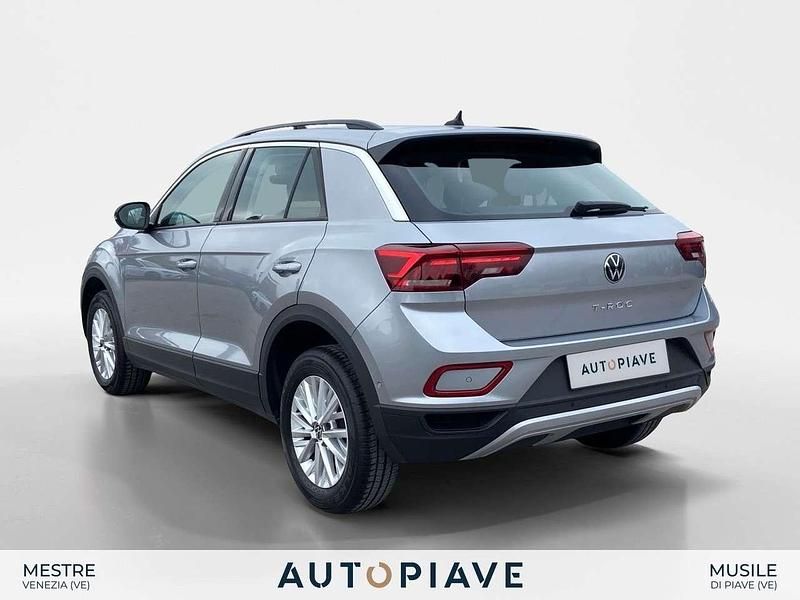 Usata VW T-Roc Life 110 CV (80 kW) 2022 Argento SUV