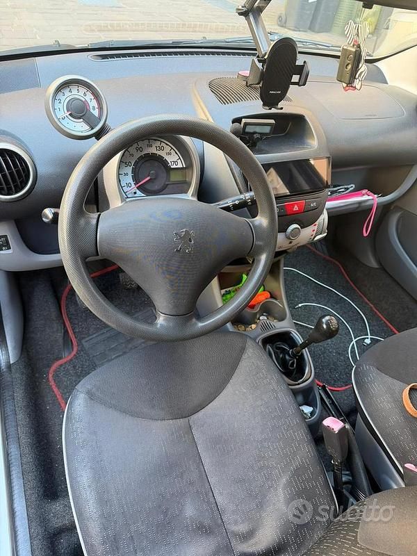 Occasion Peugeot 107 68 ch (50 kW) 2005 Gris Citadine