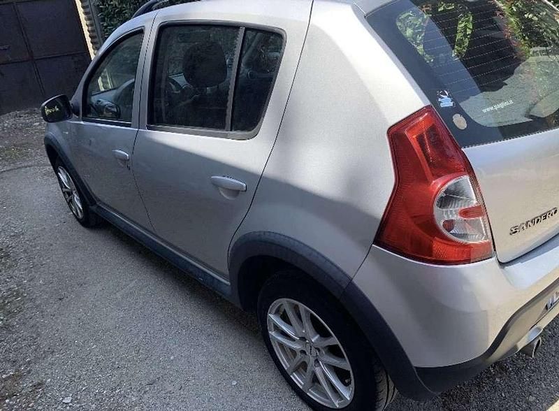 Usata Dacia Sandero Stepway 90 CV (66 kW) 2012 Berlina