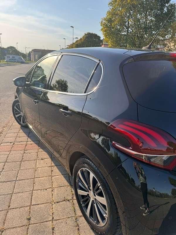 Usata Peugeot 208 Allure 75 CV (55 kW) 2018 Utilitaria