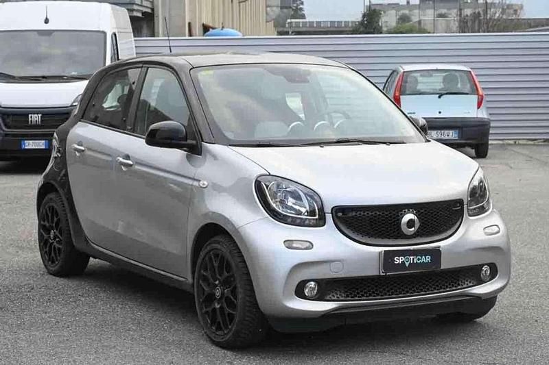 Usata Smart ForFour Passion 71 CV (52 kW) 2015 Grigio Utilitaria