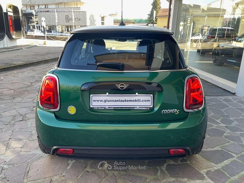 Usata Mini Cooper SE Classic 75 kW (102 CV) 2021 Verde Utilitaria
