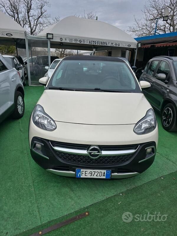 Usata Opel Adam Rocks Rocks 69 CV (50 kW) 2016 Beige Utilitaria