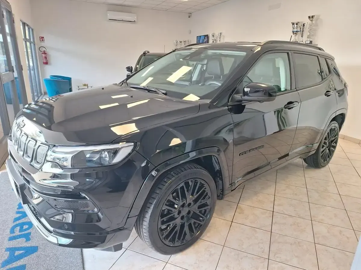 Usata Jeep Compass Night Eagle 131 CV (96 kW) 2024 Nero SUV