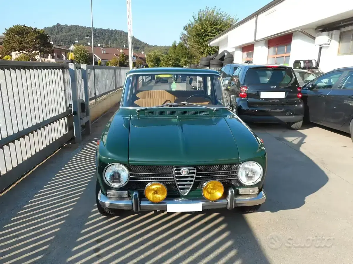 Usata Alfa Romeo Giulia 1300 80 CV (58 kW) 1960 Verde Berlina