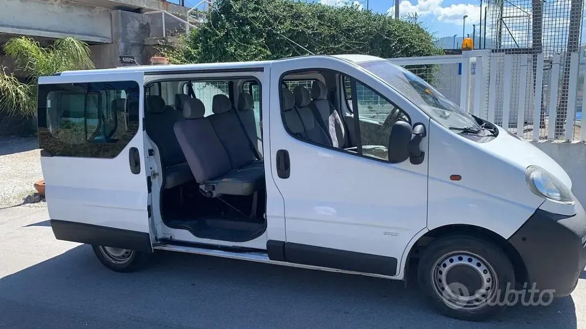 Usata Opel Vivaro 2004 Monovolume