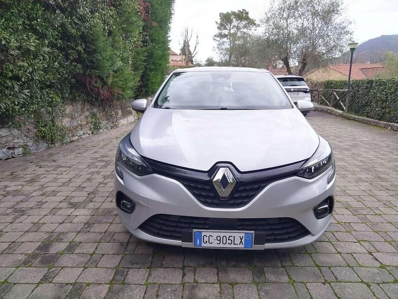 Usata Renault Clio V 101 CV (74 kW) 2021 Argento Berlina