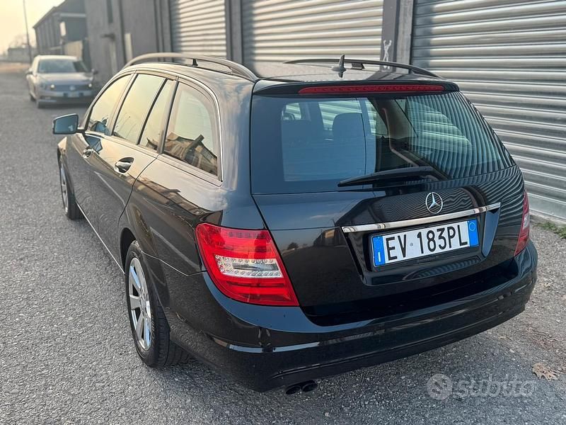 Begagnad Mercedes C180 120 HK (88 kW) 2014 Svart Kombi