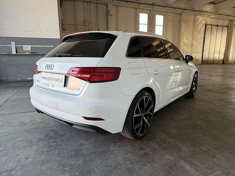 Usata Audi A3 Ambiente 150 CV (110 kW) 2019 Bianco pastello Berlina