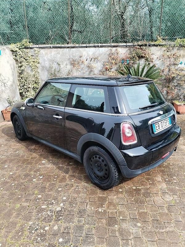 Begagnad Mini ONE 95 HK (69 kW) 2010 Svart Halvkombi