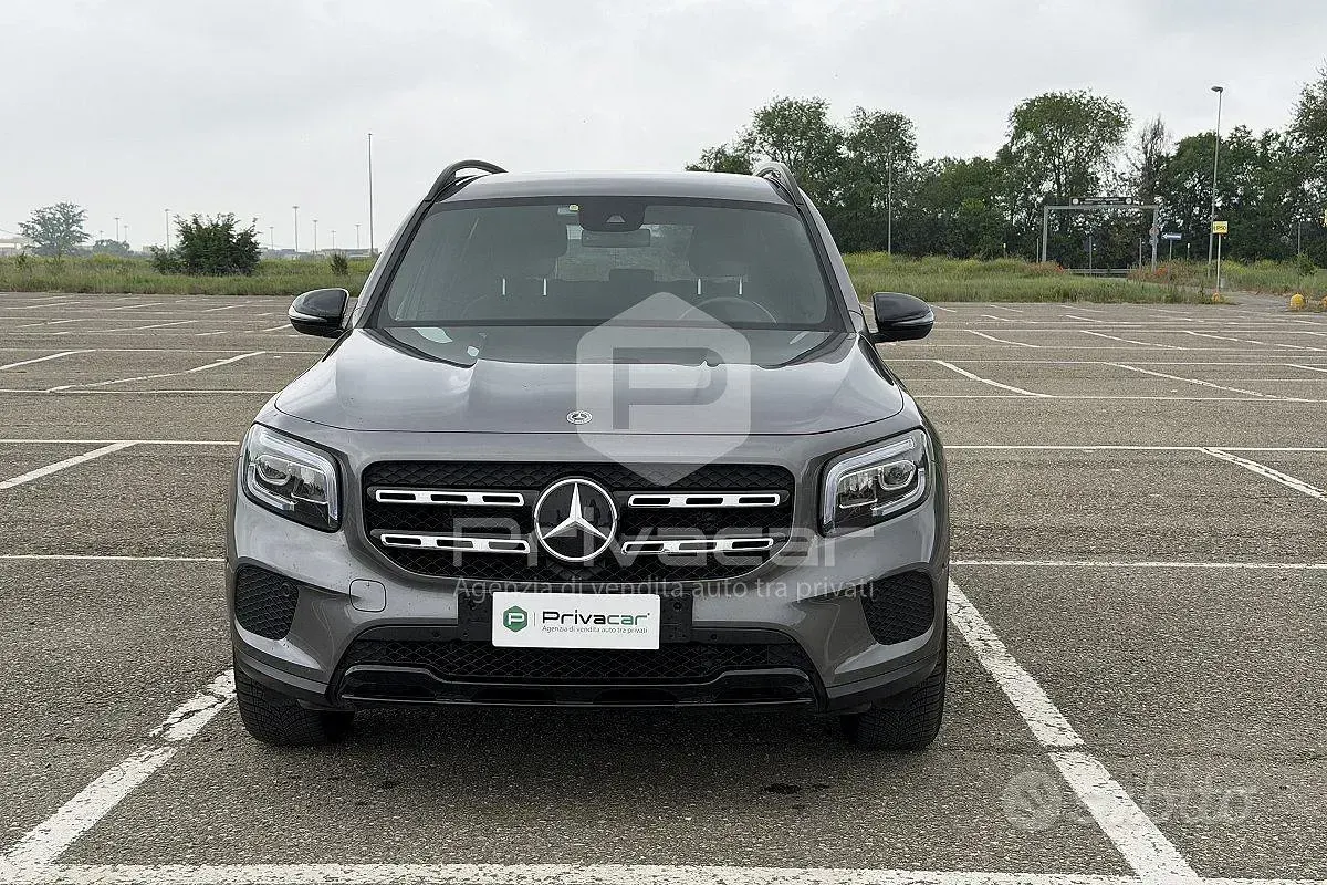 Usata Mercedes GLB200 150 CV (110 kW) 2022 Grigio SUV