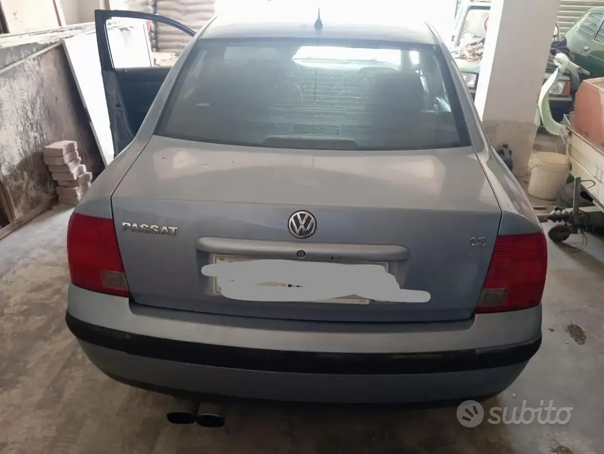 Usata VW Passat 125 CV (91 kW) 1997 Bluazzurro Berlina