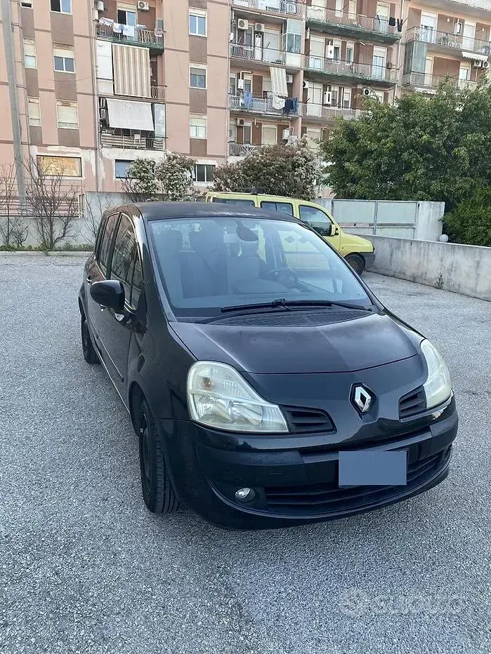 Usata Renault Modus 85 CV (62 kW) 2008 Nero Monovolume