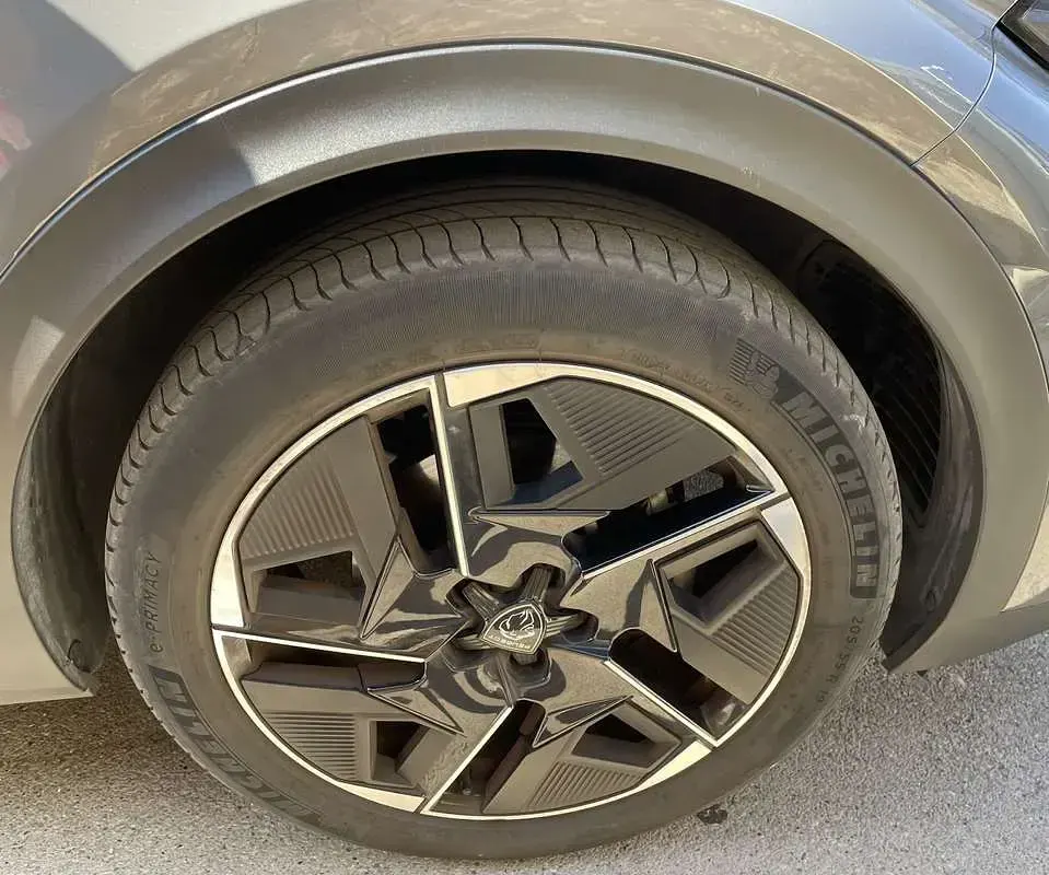 Usata Peugeot 408 GTi 136 CV (100 kW) 2024 SUV