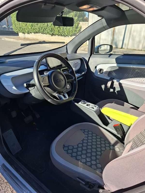 Usata XEV Yoyo 750 kW (1020 CV) 2023 Grigio Utilitaria