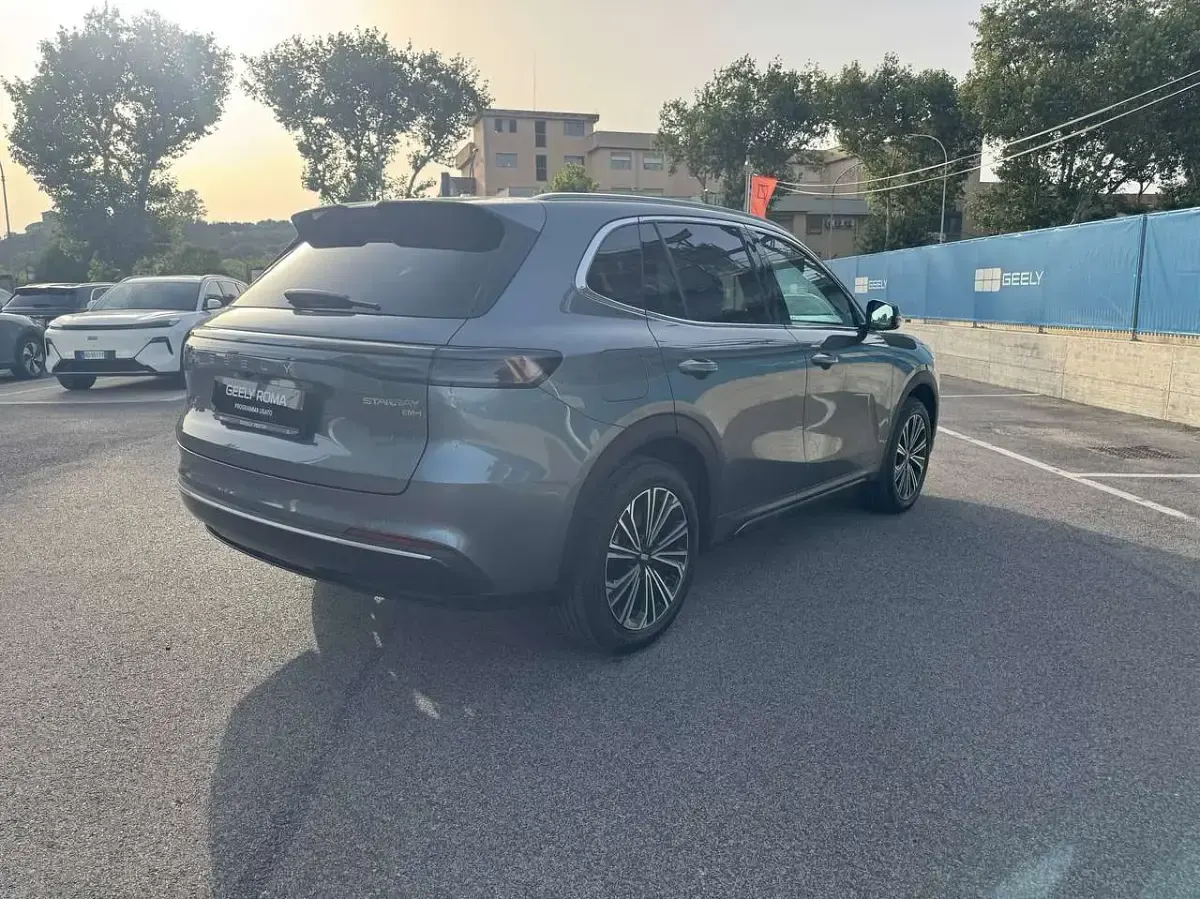 Usata Geely Starray 99 CV (72 kW) 2026 Grigio SUV