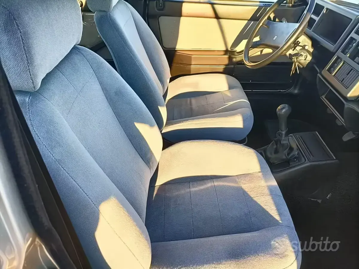 Usata Lancia Delta 78 CV (57 kW) 1985 Grigio Utilitaria