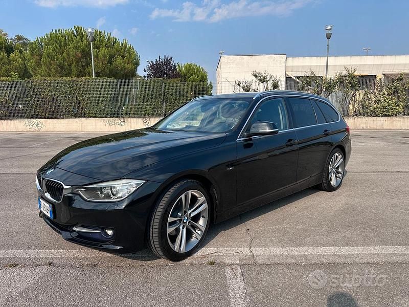 Usata BMW 318 Sport Line 143 CV (105 kW) 2014 Nero Station wagon