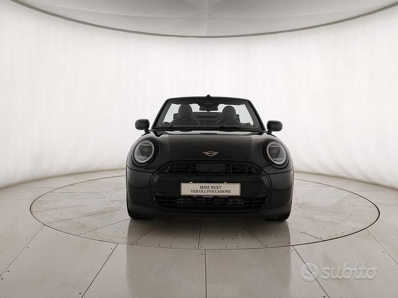 Nuova Mini Cooper Classic 2025 Nero Utilitaria