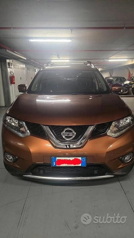 Usata Nissan X-Trail 130 CV (95 kW) 2015 Marrone SUV
