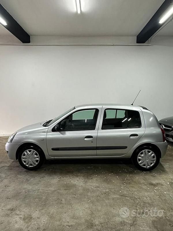 Usata Renault Clio II 2008 Grigio Utilitaria