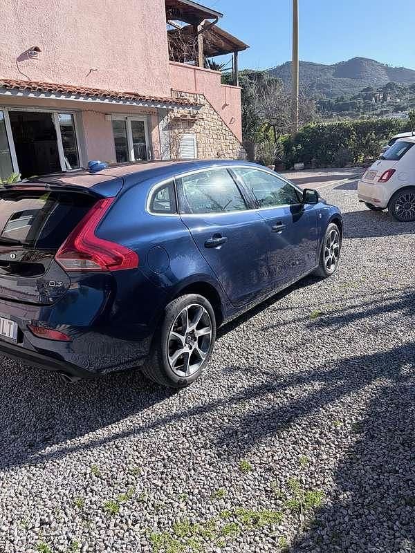 Usata Volvo V40 Ocean Race 150 CV (110 kW) 2015 Blu/azzurro Berlina