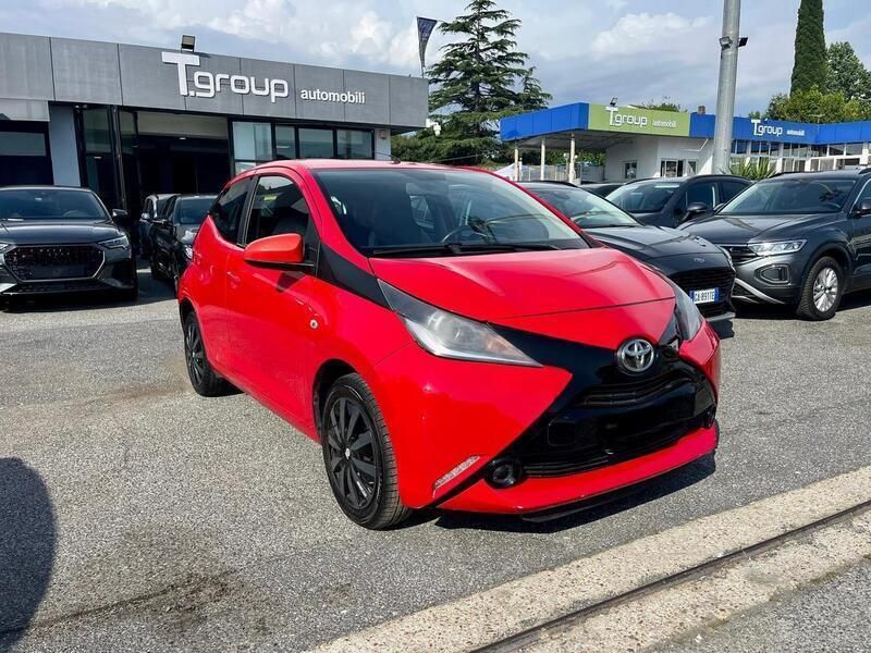 Usata Toyota Aygo Cool 69 CV (50 kW) 2015 Rosso Utilitaria