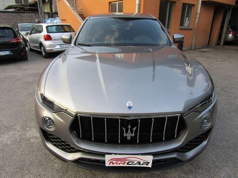 Usata Maserati Levante 349 CV (256 kW) 2020 Grigio medio metallizzato SUV