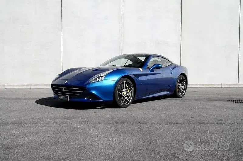 Usata Ferrari California 560 CV (411 kW) 2014 Bluazzurro Cabrio
