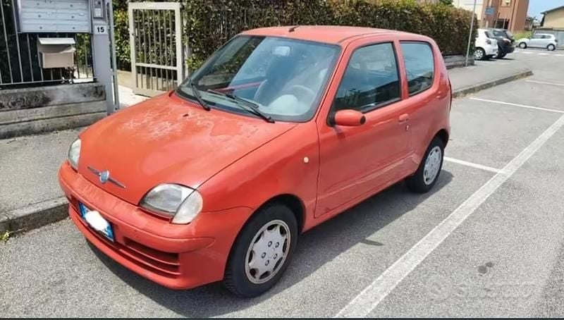 Käytetty Fiat Seicento Active 54 HP (39 kW) 2007 Punainen Viistoperä