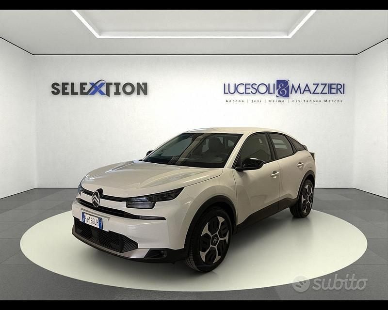 Grigio Nuova 2025 Citroën C4 Tre volumi | 23.900 € (Cara) - Immagine 1/4