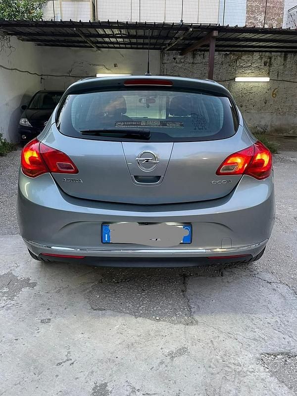 Usata Opel Astra Business 110 CV (80 kW) 2014 Grigio Berlina