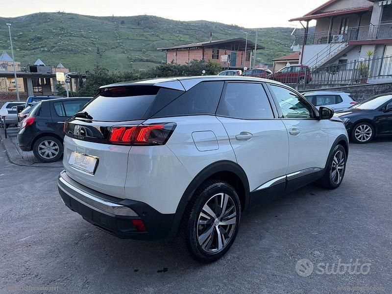 Usata Peugeot 3008 Allure 131 CV (96 kW) 2022 Bianco SUV