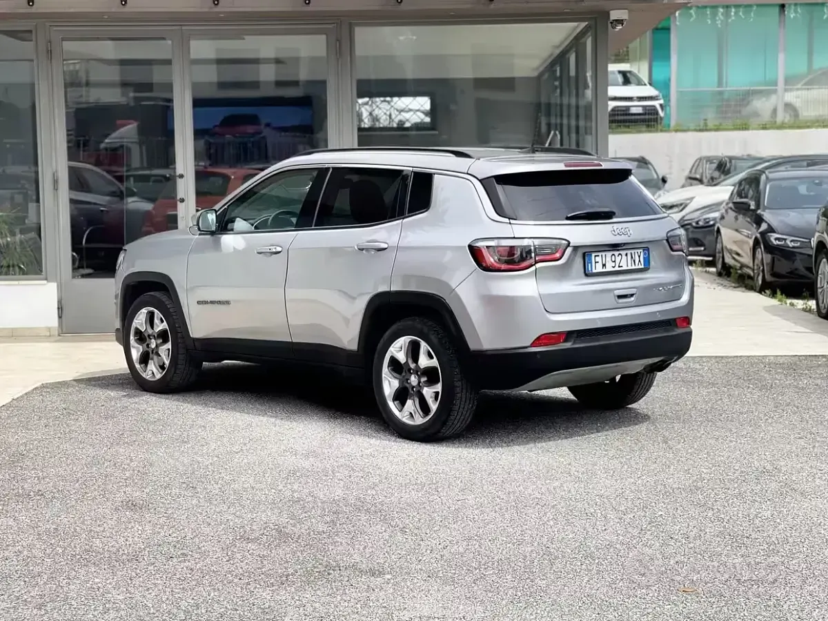 Usata Jeep Compass 140 CV (102 kW) 2019 Grigio SUV