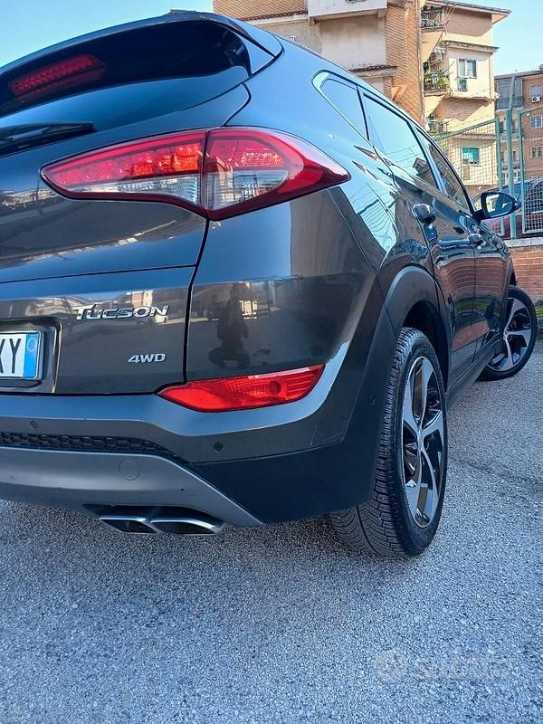 Usata Hyundai Tucson Comfort 136 CV (100 kW) 2015 Grigio SUV