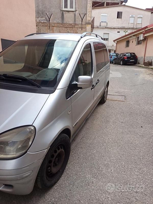 Usata Mercedes Vaneo 91 CV (66 kW) 2003 Grigio Monovolume