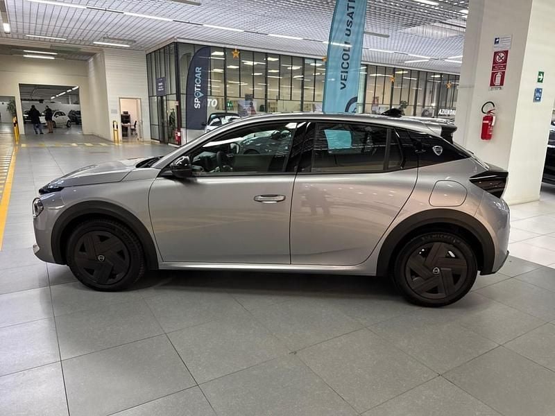 Nuova Lancia Ypsilon 101 CV (74 kW) 2026 Grigio Utilitaria