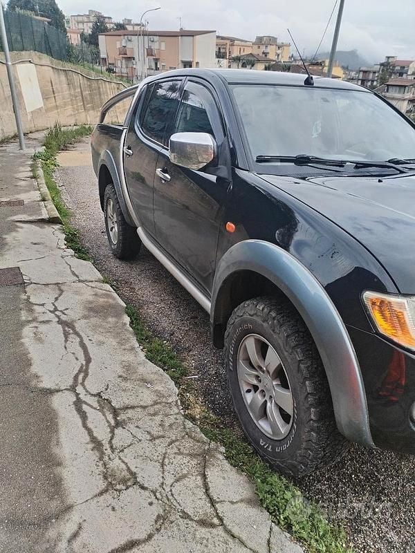 Usata Mitsubishi L200 167 CV (122 kW) 2008 Nero Pick-up