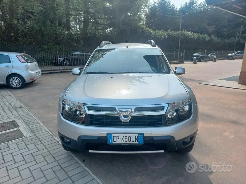 Usata Dacia Duster Lauréate 110 CV (80 kW) 2012 Grigio SUV