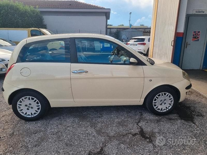 Usata Lancia Ypsilon 2005 Bianco Utilitaria