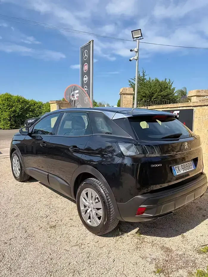 Usata Peugeot 3008 Active 131 CV (96 kW) 2022 Nero SUV