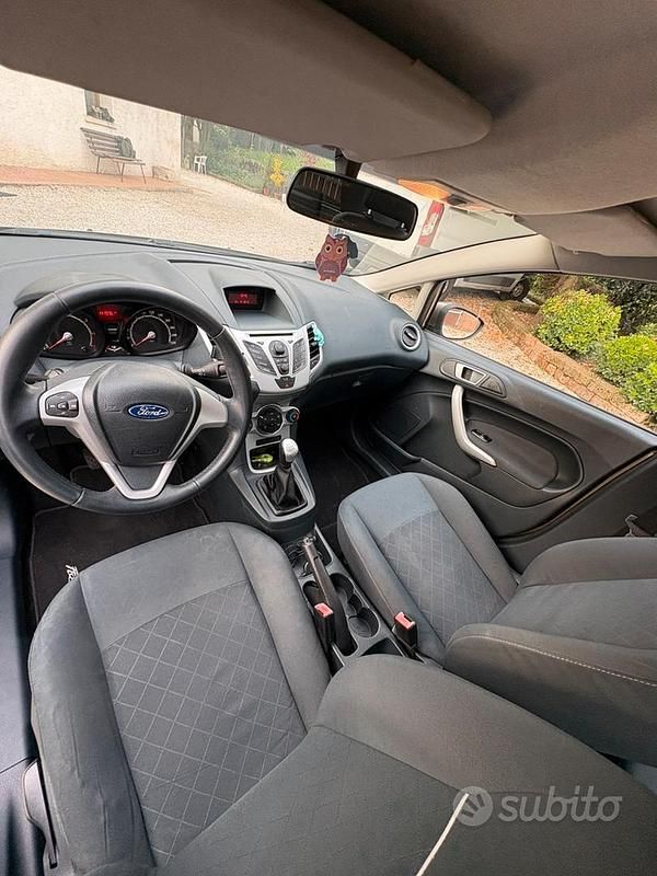 Usata Ford Fiesta Titanium 75 CV (55 kW) 2011 Utilitaria