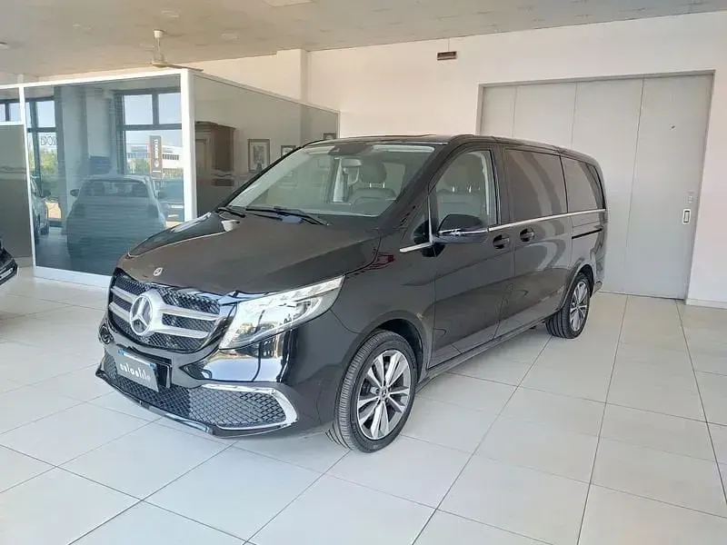 Usata Mercedes V220 Premium 163 CV (119 kW) 2022 Nero Monovolume