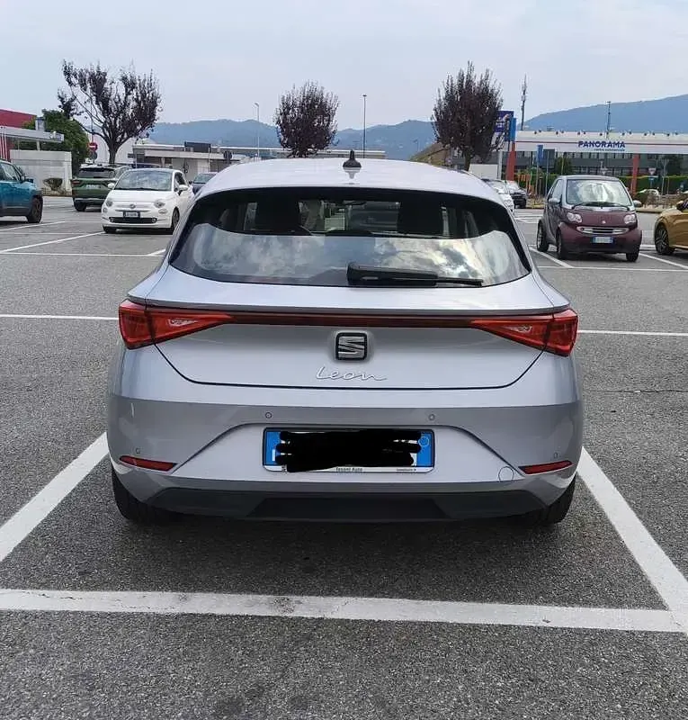 Usata Seat Leon Style 110 CV (80 kW) 2021 Grigio Berlina