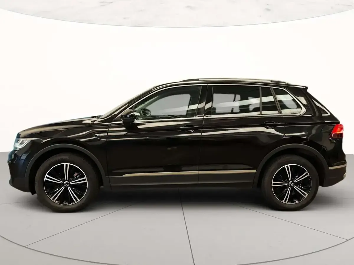 Usata VW Tiguan Elegance 150 CV (110 kW) 2024 Deep black perlato SUV