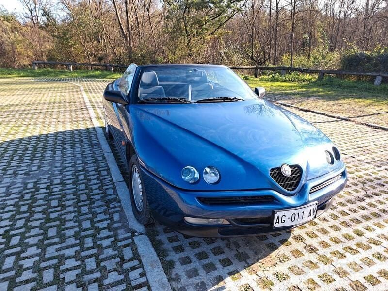 Blu/azzurro Usata 1996 Alfa Romeo Spider Cabrio | 7900 € (Super prezzo) - Immagine 1/4