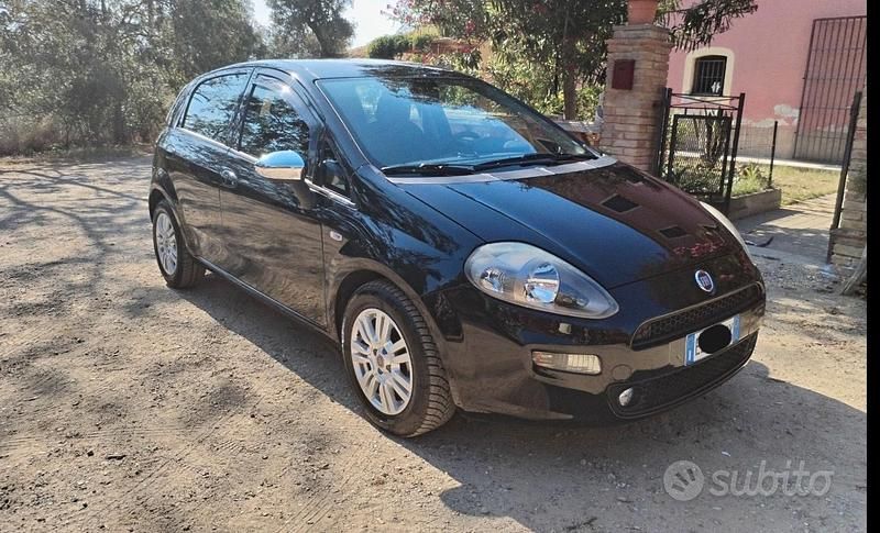 Nero Usata 2015 Fiat Punto Due volumi | 7100 € - Immagine 1/4