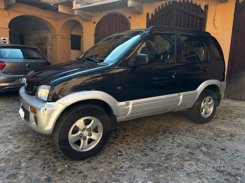 Usata Daihatsu Terios 82 CV (60 kW) 1997 Nero SUV