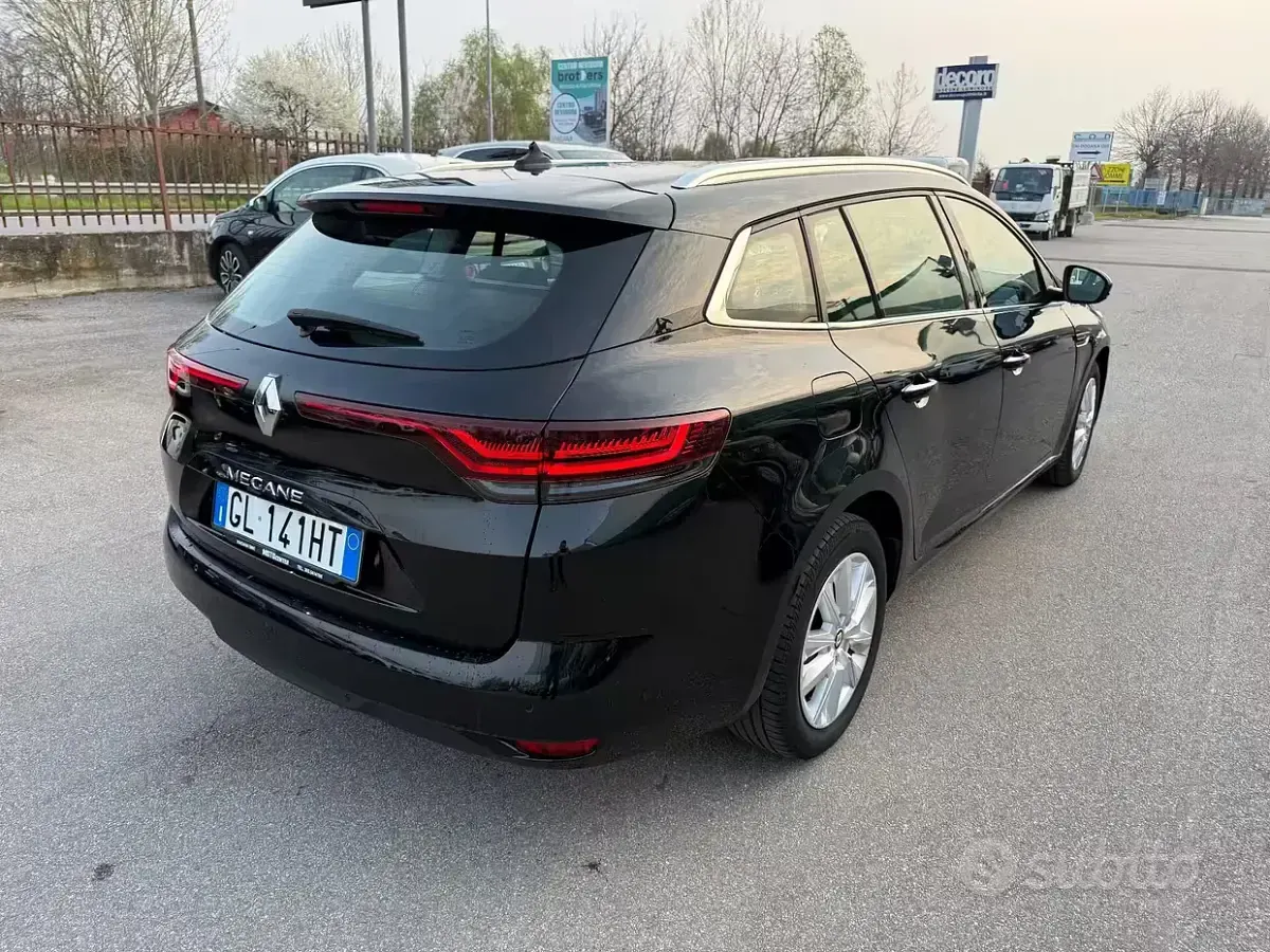 Usata Renault Mégane GrandTour Equilibre 116 CV (85 kW) 2022 Nero Station wagon